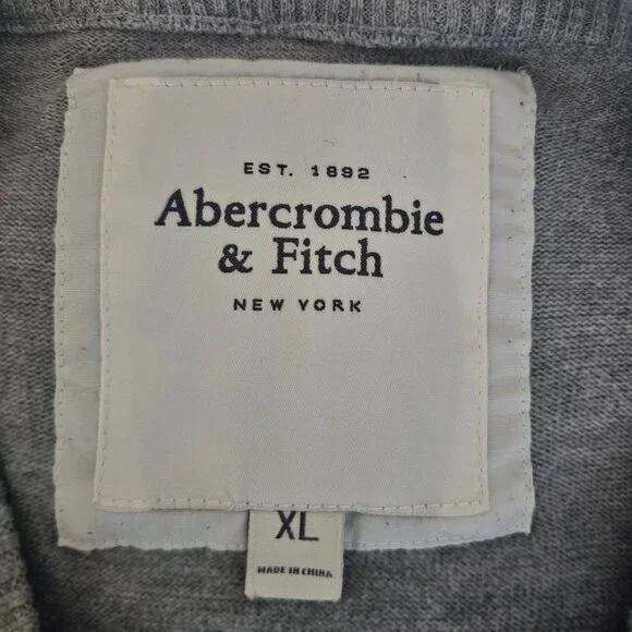 Abercrombie & Fitch Gray Argyle Moose Logo V-Neck Pullover Sweater Men's Size XL - Picture 5 of 9